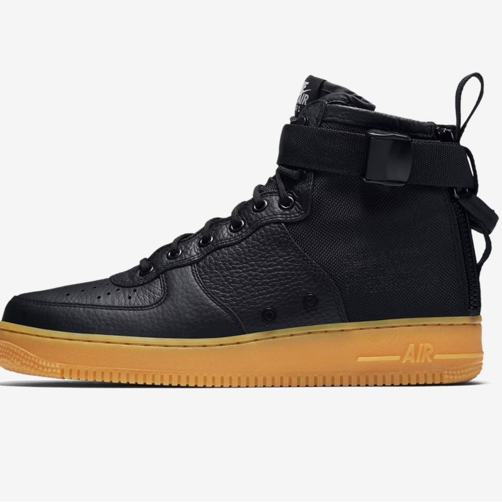 Nike SF AF1 Mid Black w/gum sole. Size 7.5 women/ 6Y